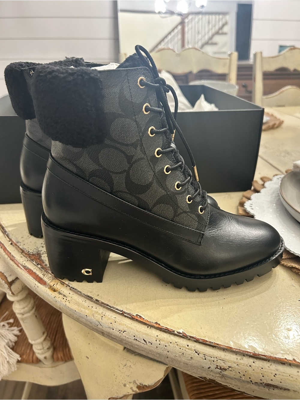 Coach Jill Boot C7021 Black Signature Shearling Lace Up Boots 7.5